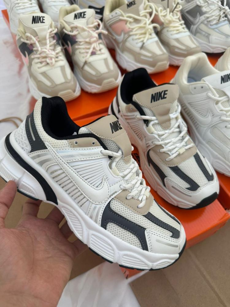 سنيكرز نايكي دانك لو - الصورة 2