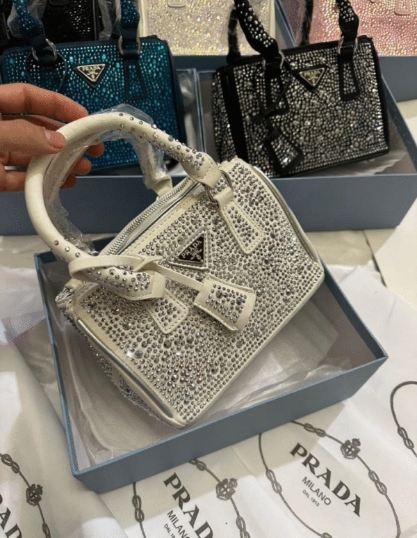 ⁦حقيبة برادا كريستال ميني⁩ - الصورة ⁦8⁩