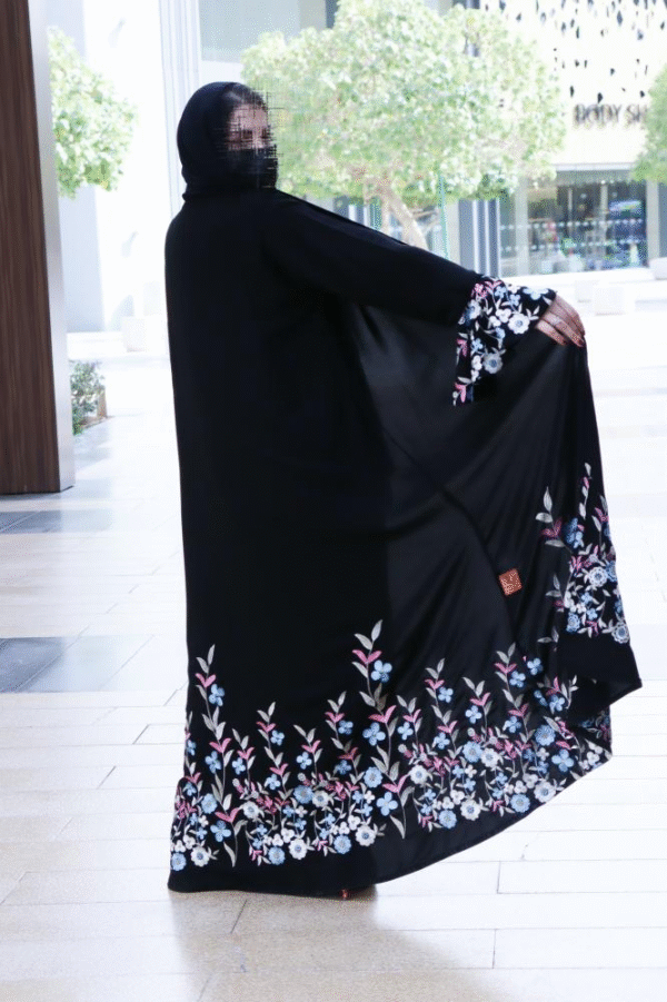 ⁦عباية ترف⁩ - الصورة ⁦2⁩