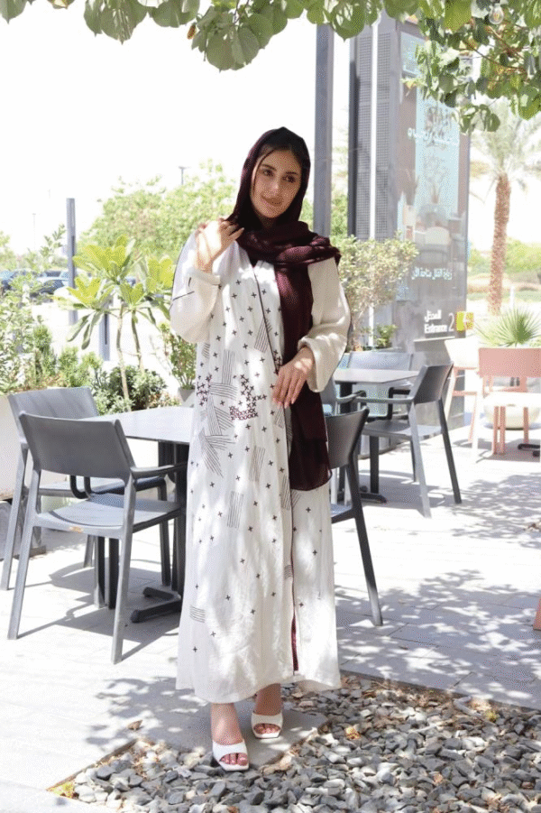 ⁦عباية سوداء كتان رقم 004⁩ - الصورة ⁦4⁩